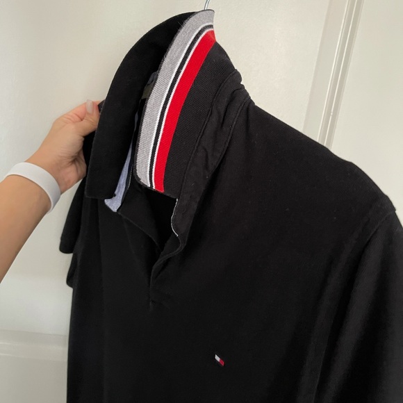 TOMMY HILFIGER SLIM FIT ESSENTIAL SOLID STRETCH POLO. Black. Size M - Picture 4 of 10
